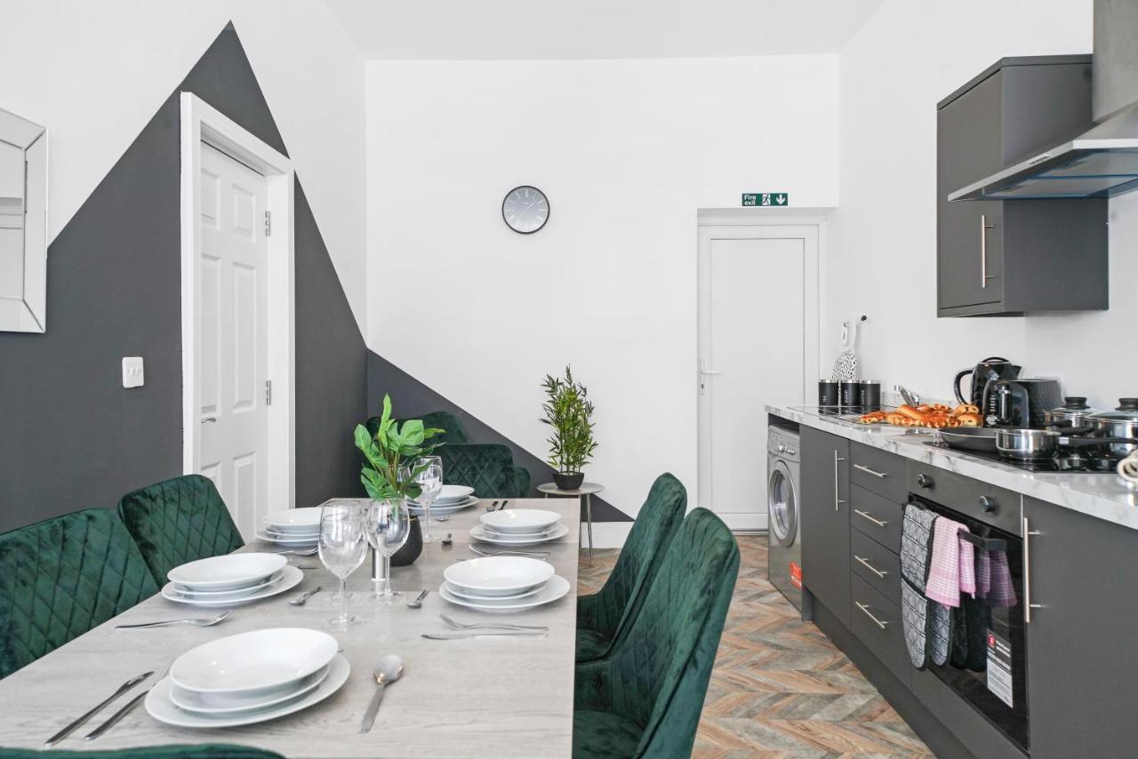 Luxe Holiday Apartments By Sasco Блекпул Екстериор снимка